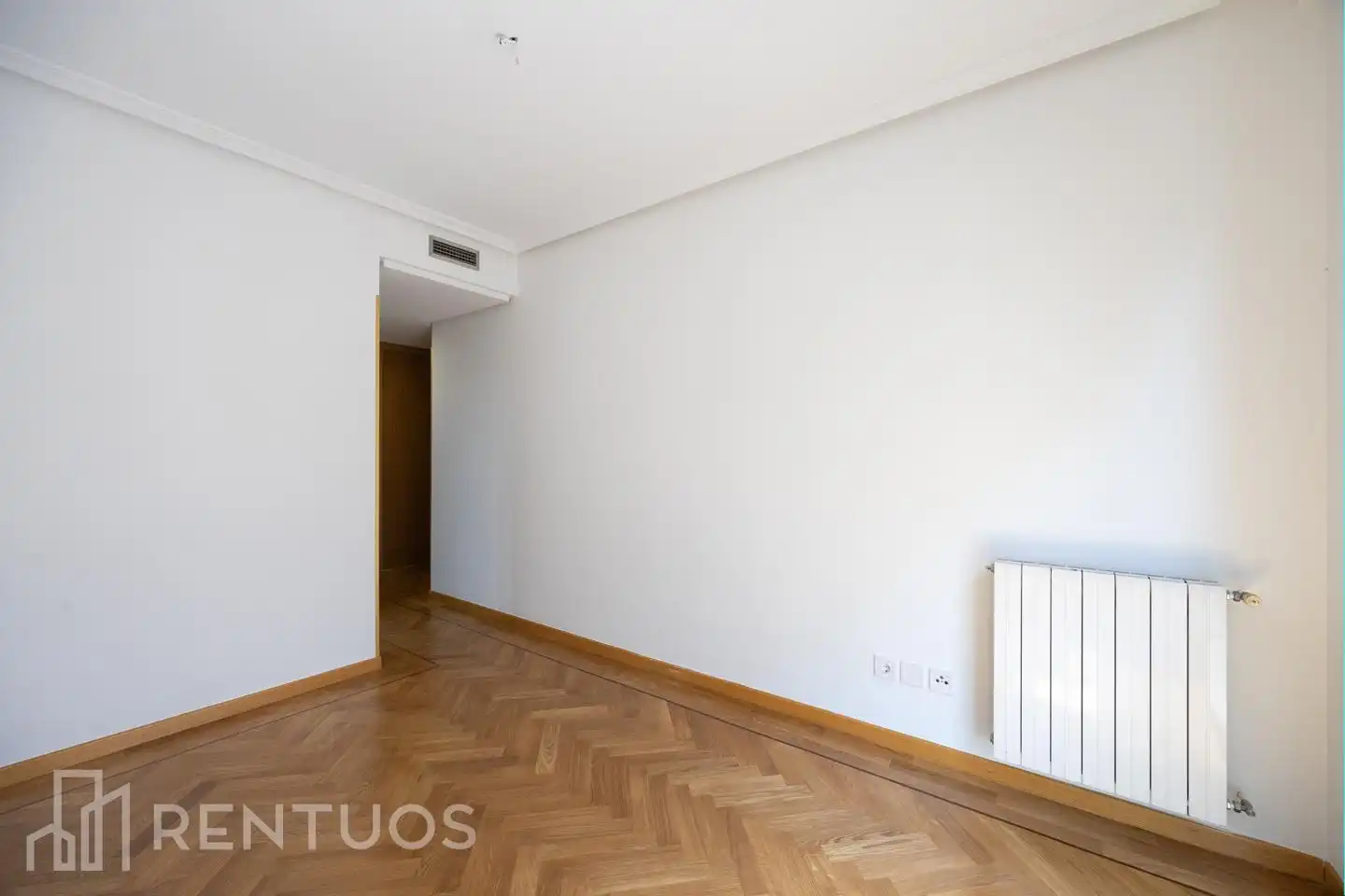 Schlafzimmer von Wohnung zur Miete in Madrid mit Klimaanlage, Heizung und Parkett