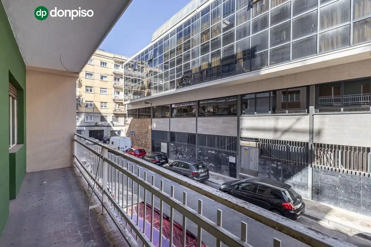 Außenansicht von Wohnung zum Verkauf in Granada