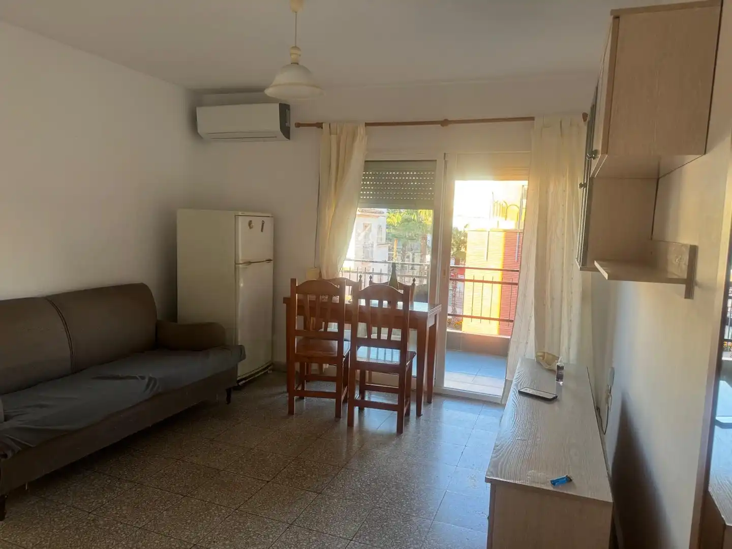 Habitación de Piso para compartir en Marbella con Aire acondicionado, Terraza y Amueblado