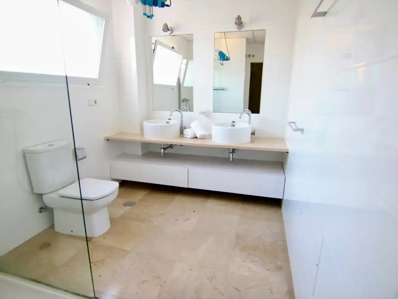 Bany de Casa o xalet en venda en Mairena del Aljarafe amb Aire condicionat i Piscina