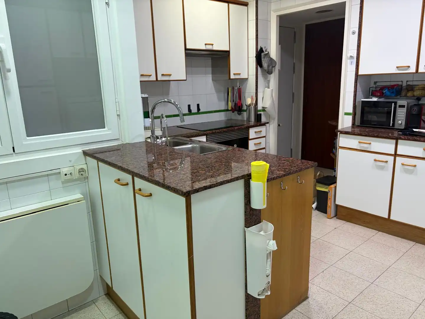 Cocina de Piso de alquiler en Barcelona con Aire acondicionado, Calefacción y Jardín privado