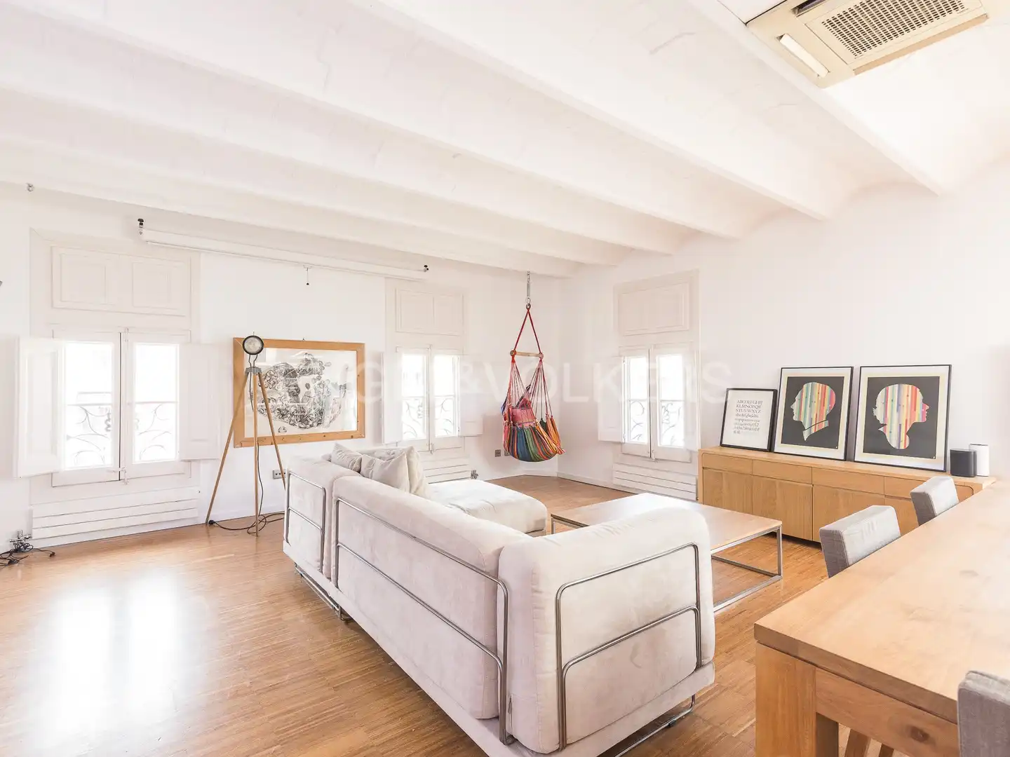 Wohnzimmer von Dachboden zur Miete in Barcelona mit Klimaanlage, Heizung und Parkett
