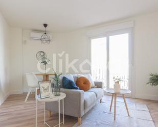 Living room of Flat for sale in  Sevilla Capital  with Air Conditioner, Terrace and Balcony