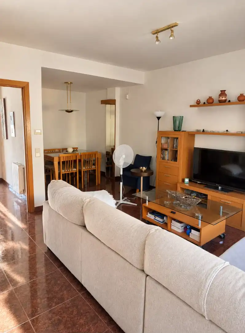 Casa aparellada en venda a Ponent, imagen 3