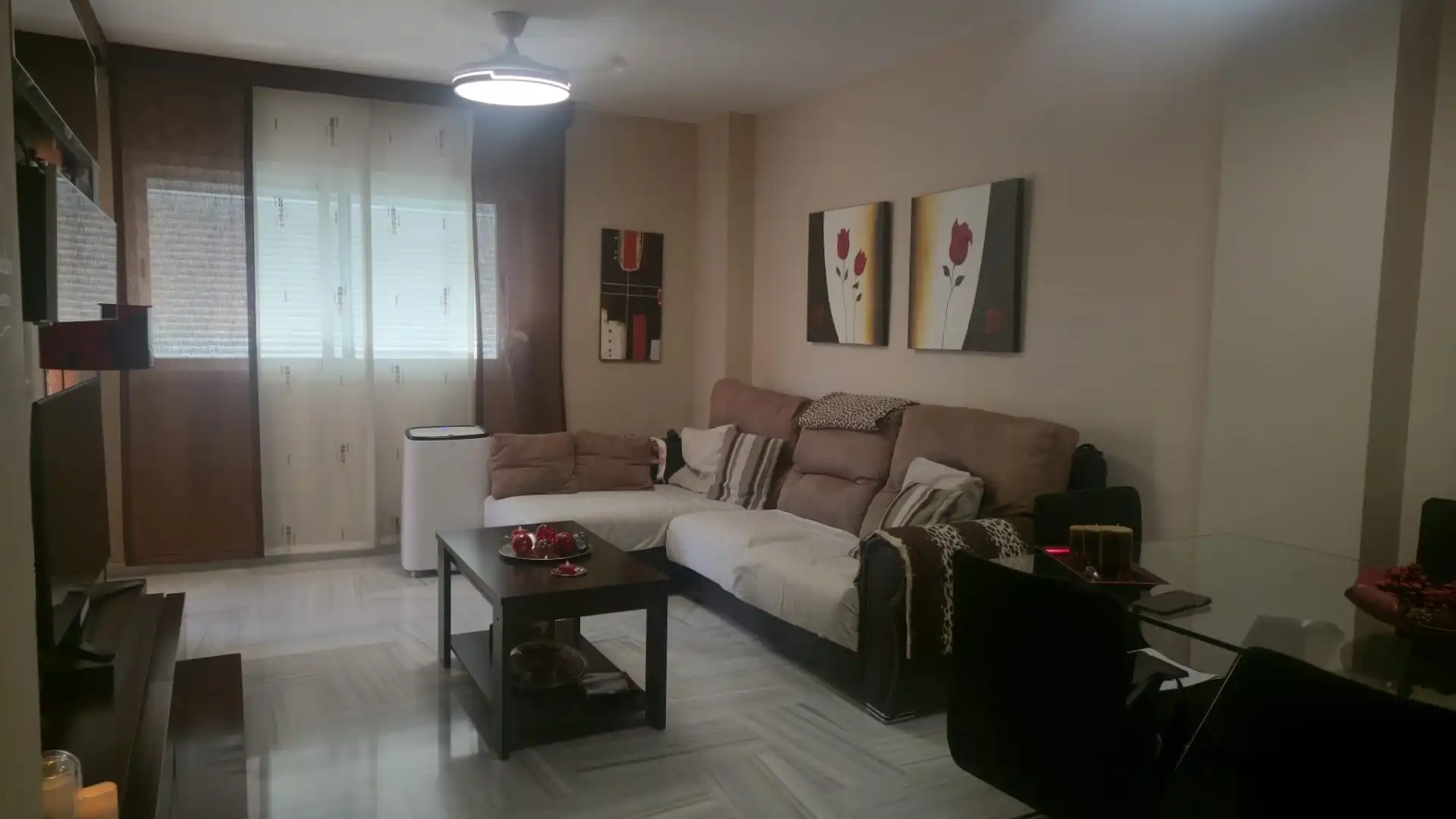 Sala d'estar de Pis en venda en Rincón de la Victoria amb Jardí privat, Forn i Rentadora