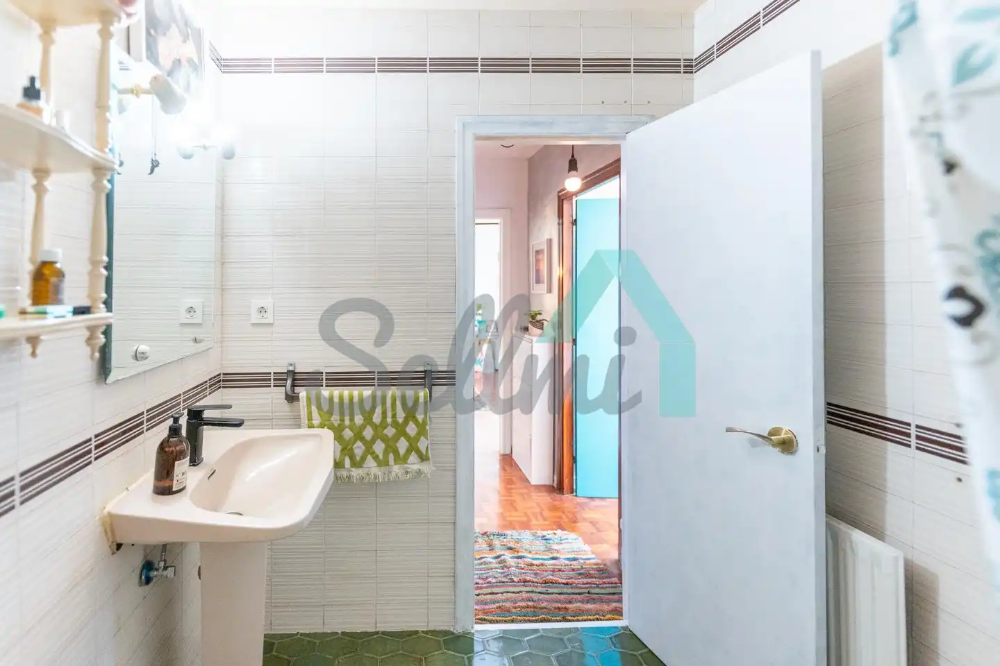 Baño de Piso de alquiler en Oviedo  con Calefacción, Parquet y Amueblado