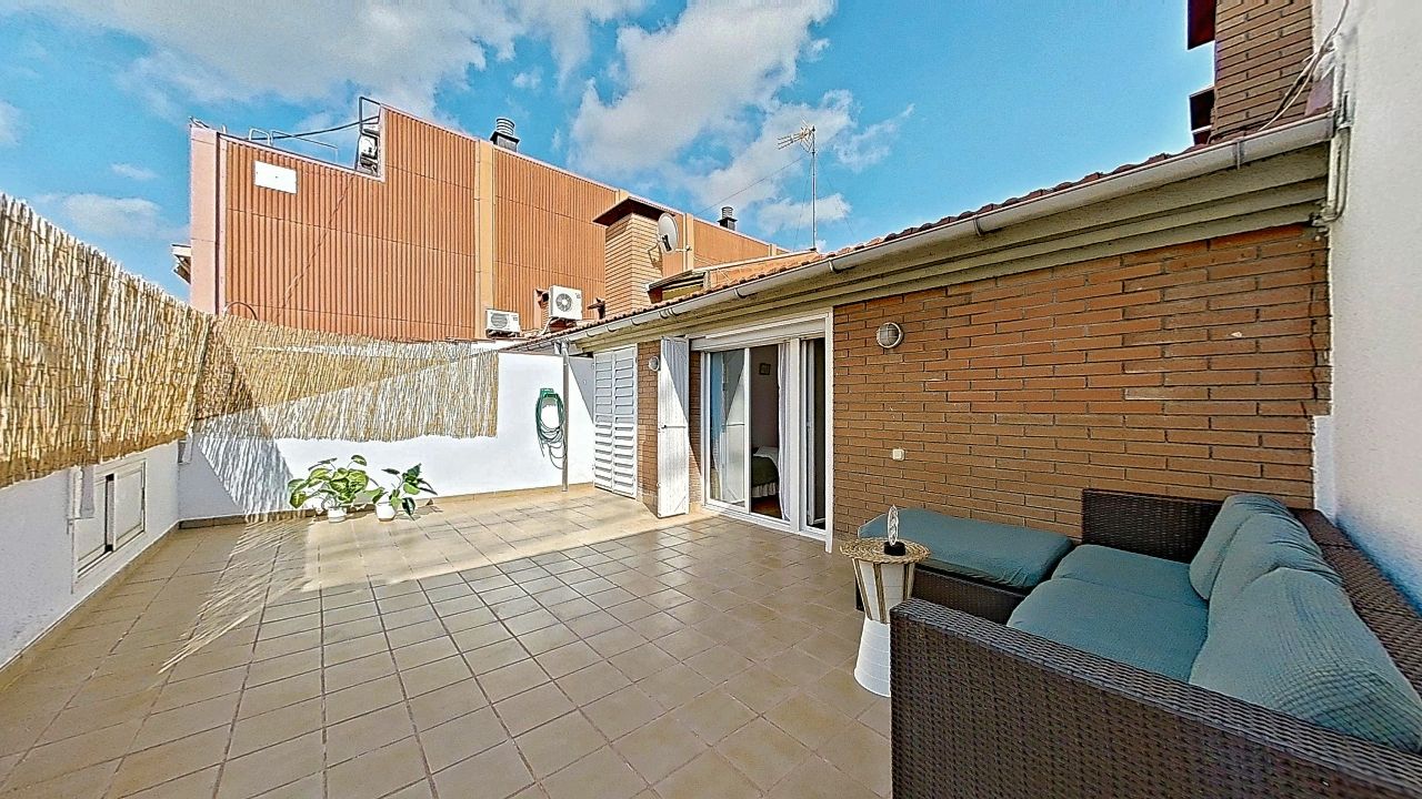 Terrassa de Àtic en venda en Sant Joan Despí amb Aire condicionat, Calefacció i Terrassa