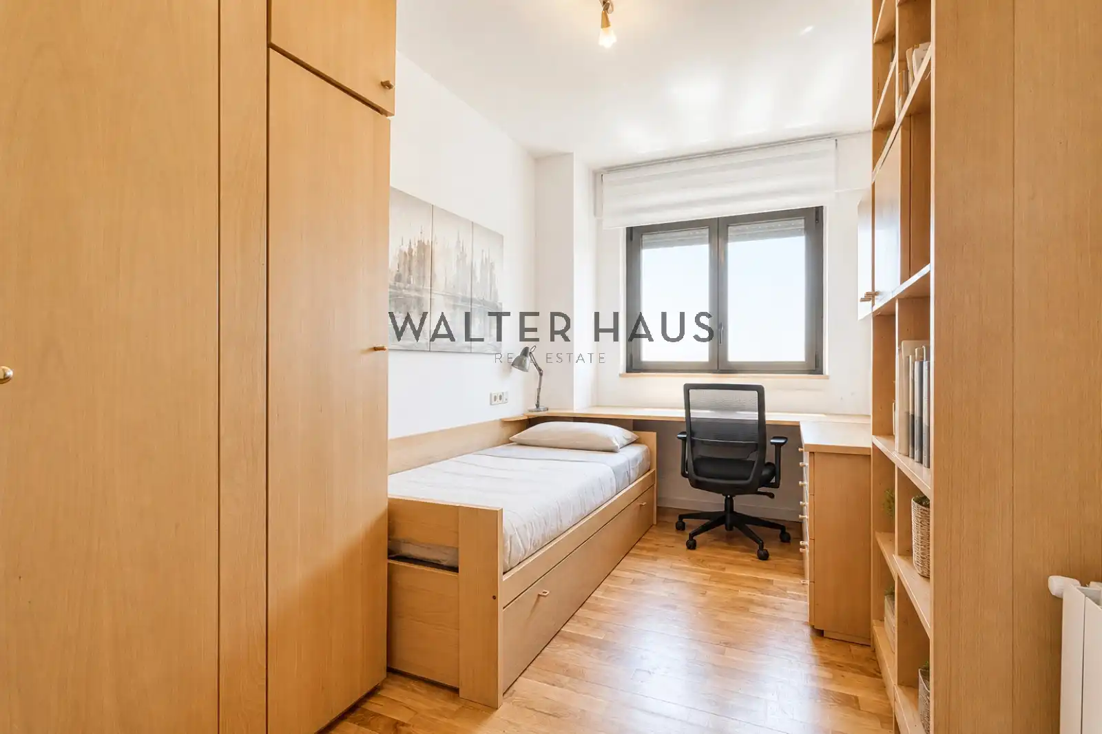 Schlafzimmer von Dachboden zum Verkauf in Barcelona mit Klimaanlage, Heizung und Parkett