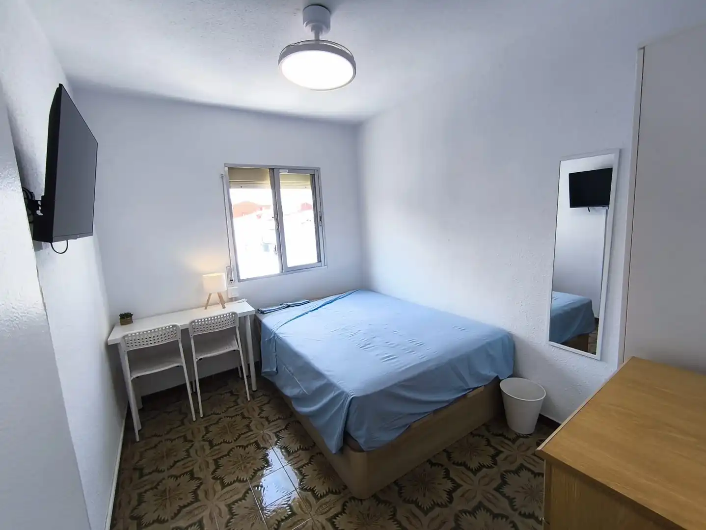 Habitación de Piso para compartir en Madrid con Calefacción, Terraza y Amueblado