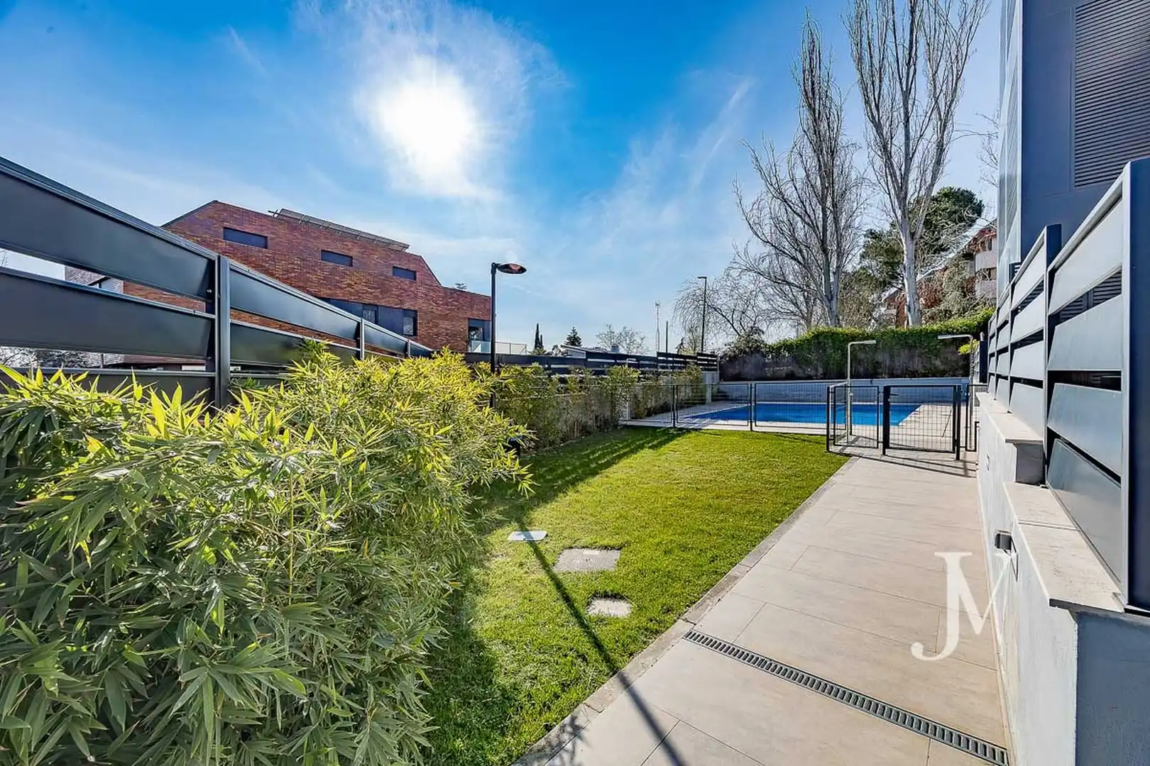 Piscina de Piso en venta en Majadahonda con Aire acondicionado, Calefacción y Jardín privado