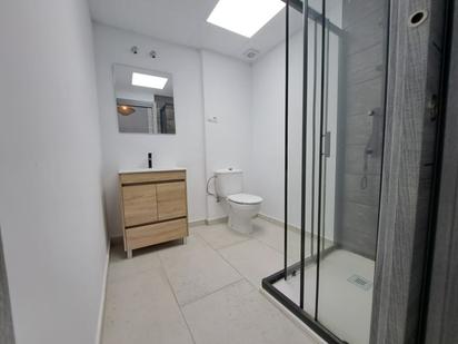 Bathroom of Apartment for sale in Benalmádena