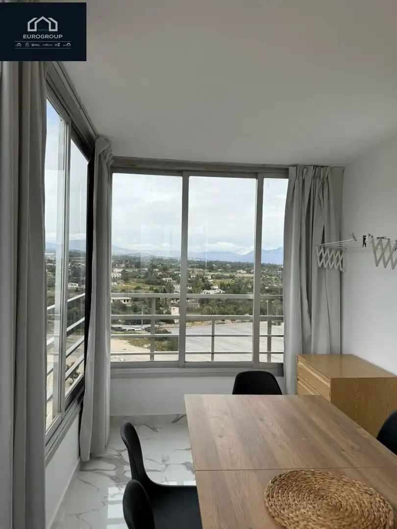 Terraza de Apartamento de alquiler en Benidorm con Aire acondicionado, Calefacción y Amueblado