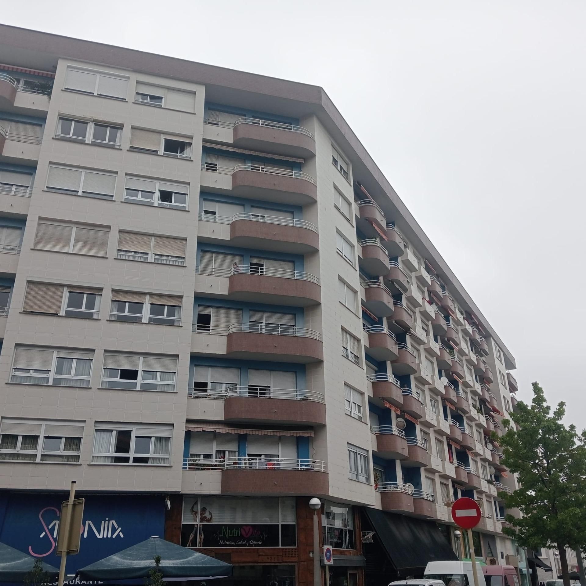 Vista exterior de Pis en venda en Torrelavega  amb Calefacció i Terrassa