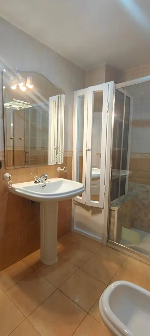 Badezimmer von Wohnung zur untervermieten in Beiro