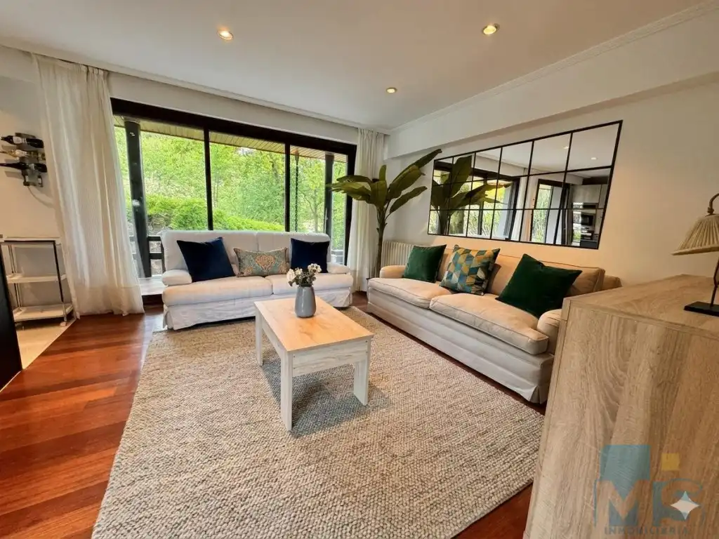 Sala de estar de Casa o chalet en venta en Hondarribia con Jardín privado, Piscina y Amueblado