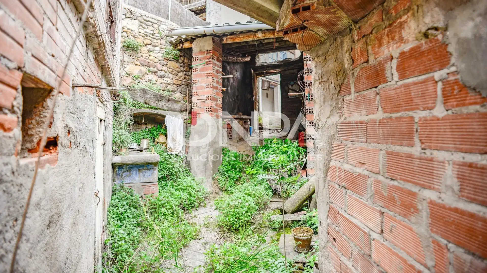 Exterior view of Country homes for sale in Arén