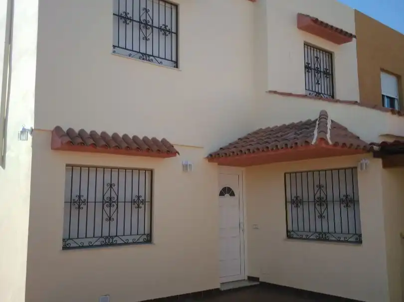 Vista exterior de Dúplex per a compartir en Costacabana - Loma Cabrera