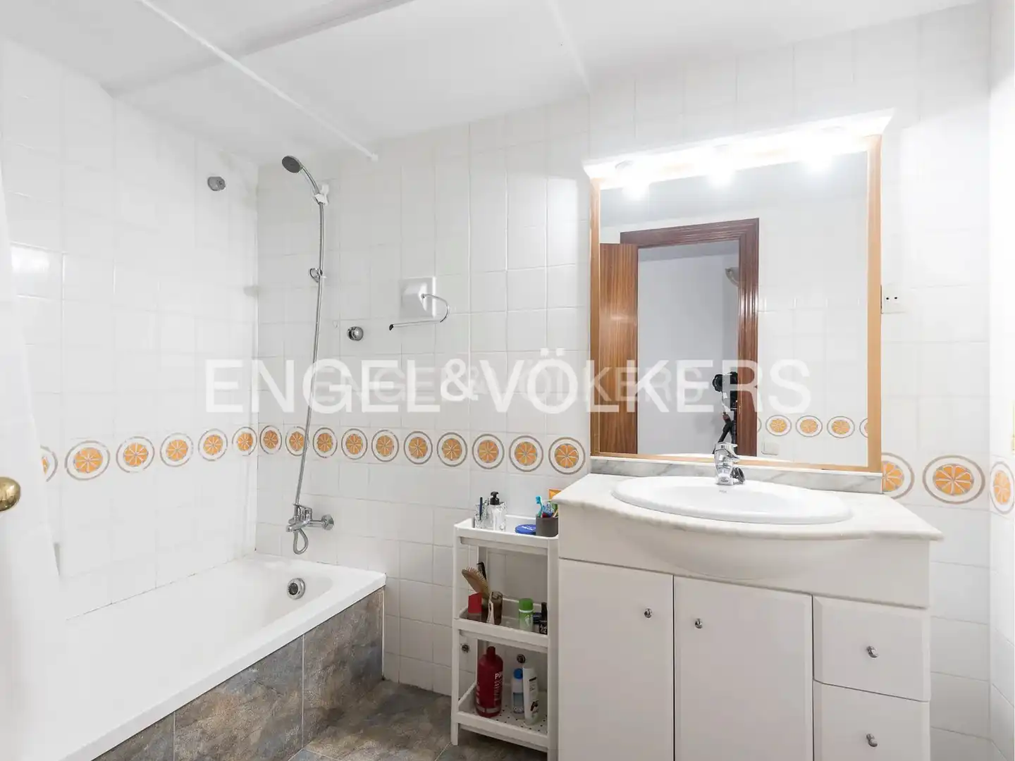 Bathroom of Flat for sale in Barcelona  with Air Conditioner and Heating