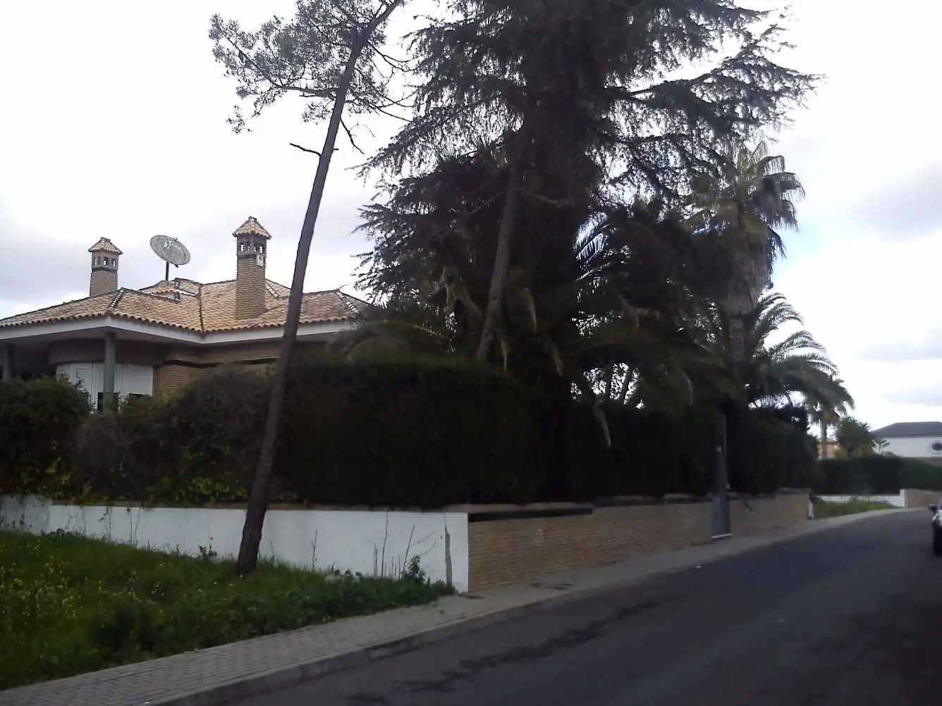 Vista exterior de Casa o xalet en venda en Lepe amb Aire condicionat, Jardí privat i Terrassa