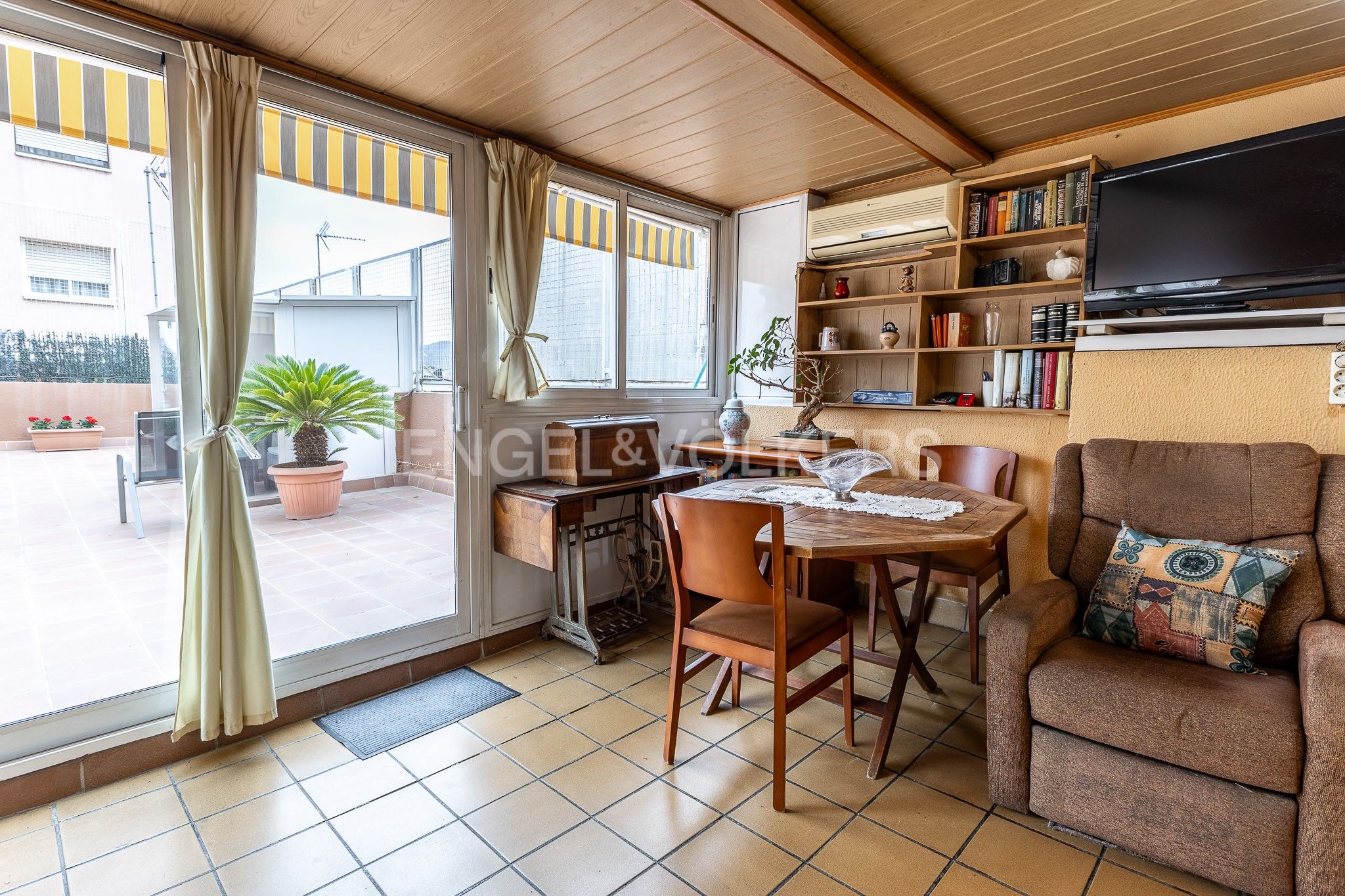 Living room of Apartment for sale in Montcada i Reixac  with Air Conditioner, Heating and Terrace