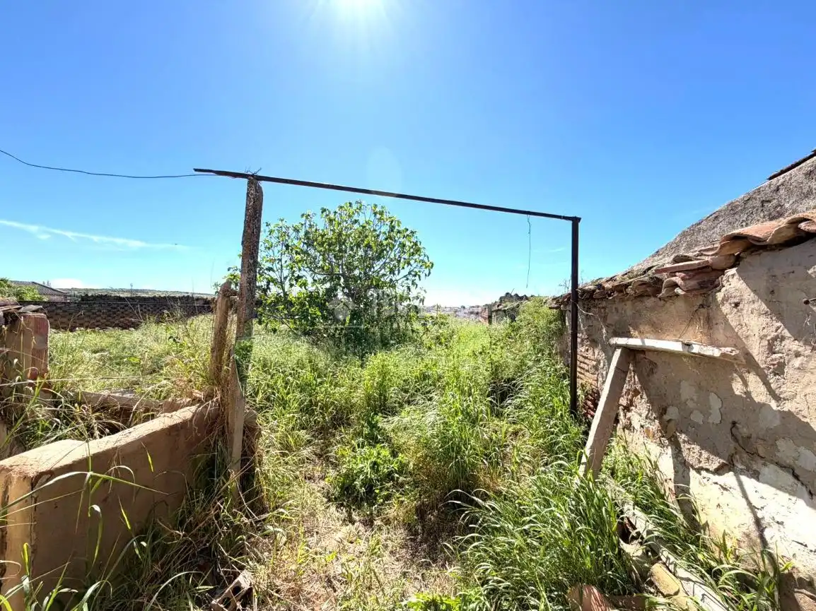Finca rústica en venda en Cebolla amb Jardí privat