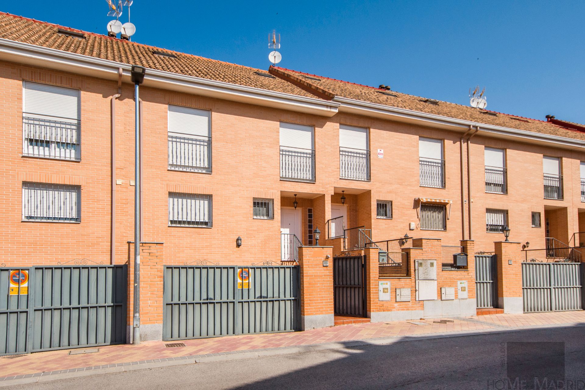 Exterior view of Single-family semi-detached for sale in Colmenar Viejo  with Heating, Parquet flooring and Terrace