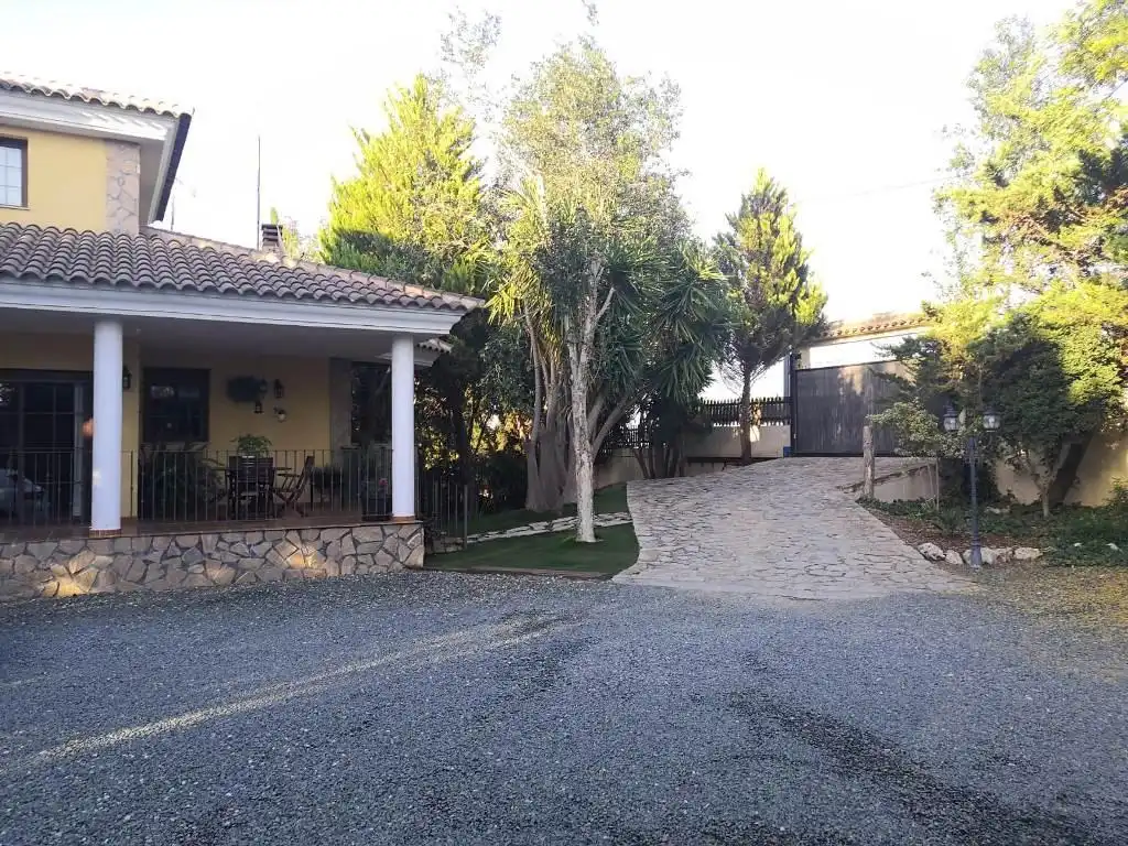 Vista exterior de Casa o xalet en venda en Totana amb Calefacció, Jardí privat i Terrassa