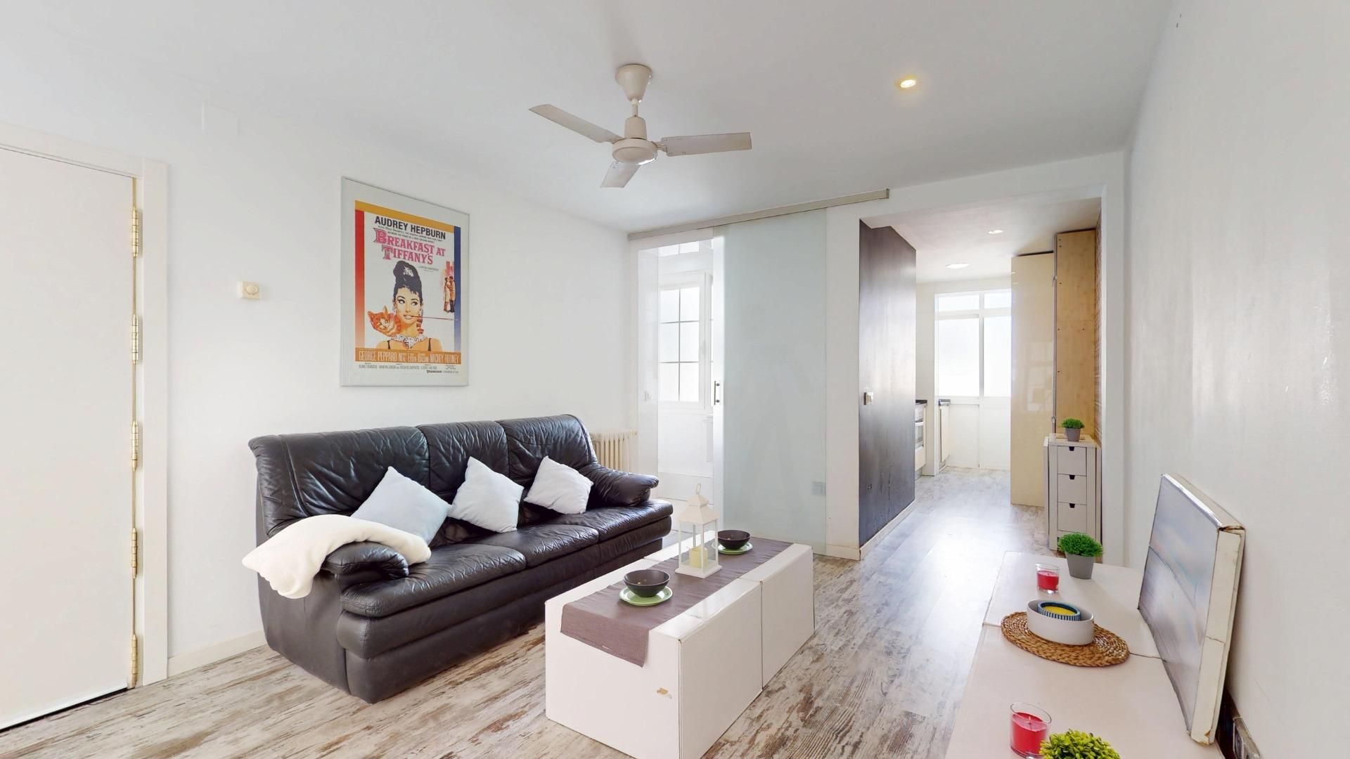 Living room of Apartment for sale in  Madrid Capital  with Air Conditioner, Heating and Parquet flooring