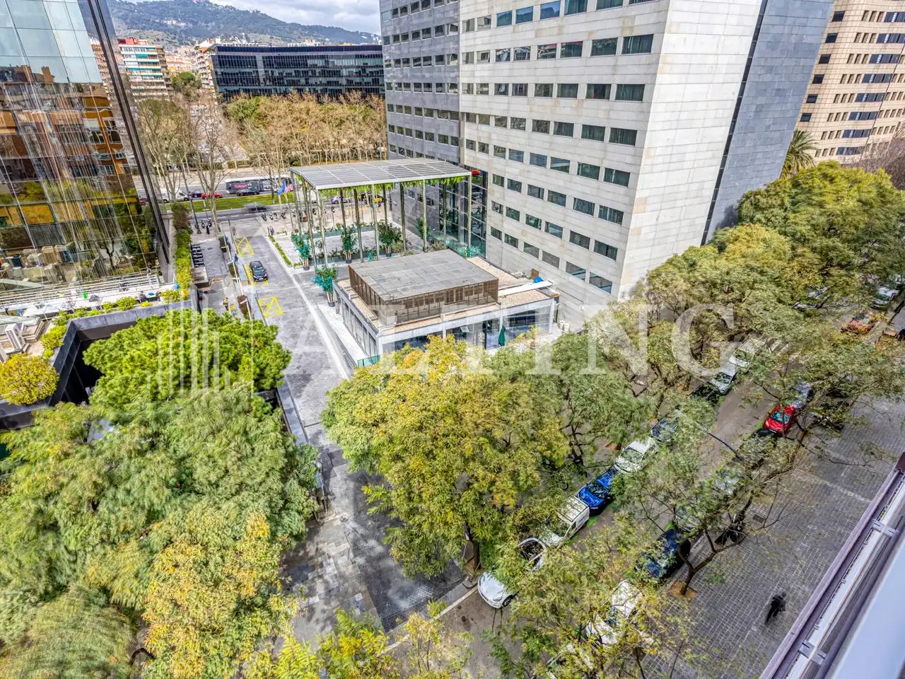 Außenansicht von Wohnung zum Verkauf in Barcelona mit Parkett, Terrasse und Abstellraum
