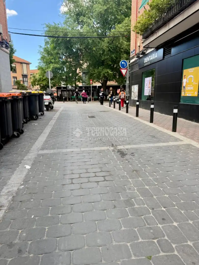 Vista exterior de Local en venta en Madrid con Aire acondicionado