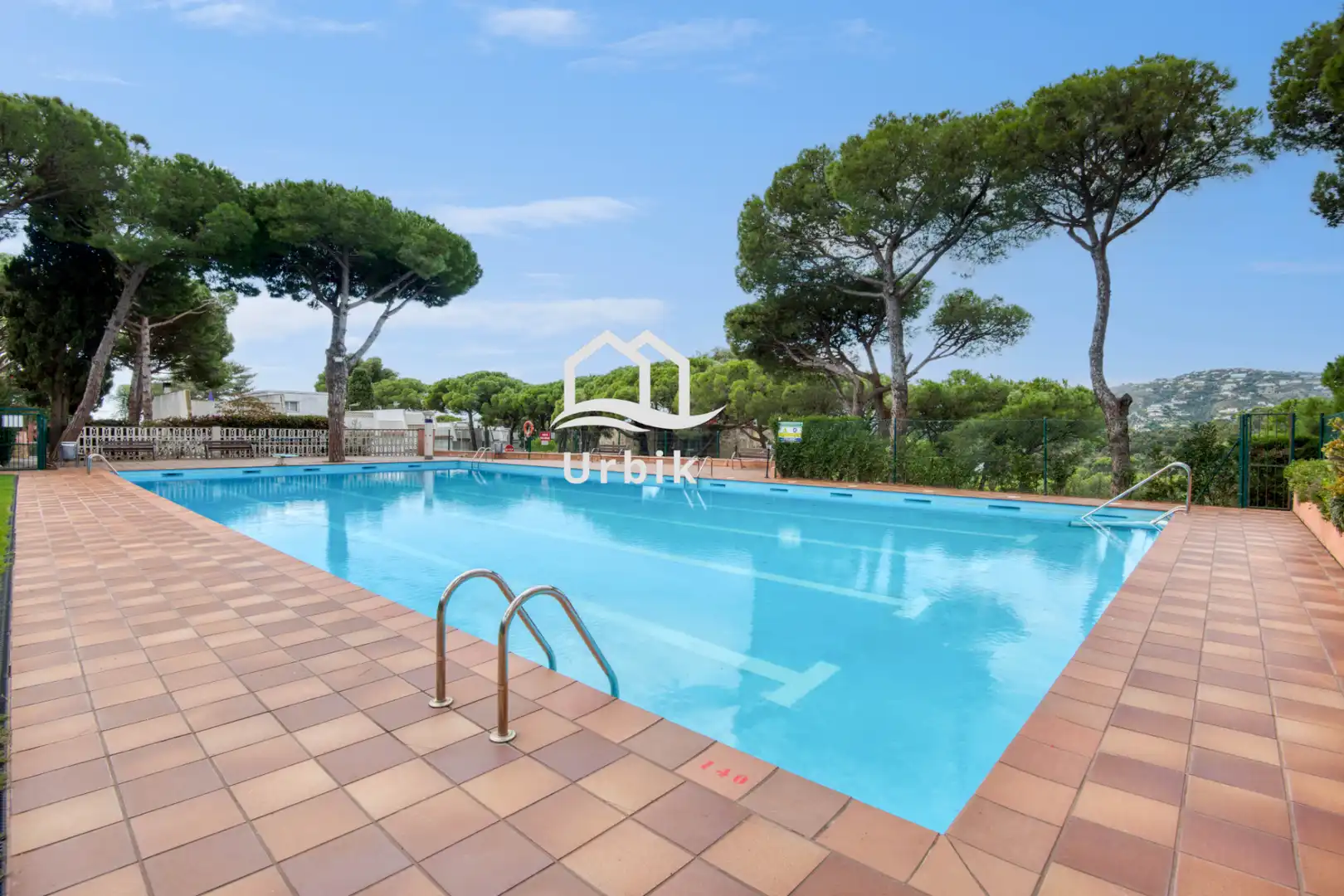 Apartamento con piscina en venta en Passeig Safir 9, imagen 2