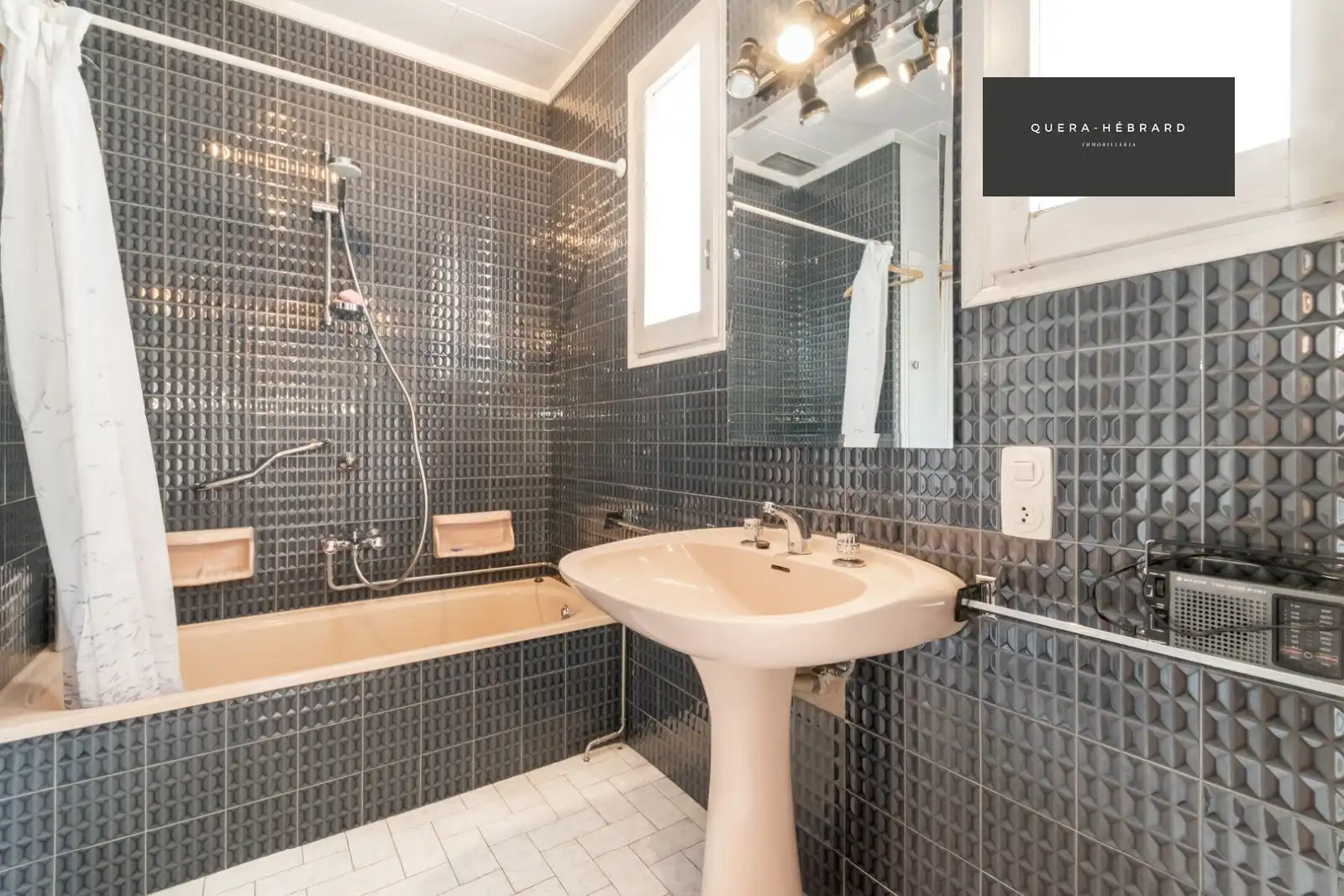 Bathroom of Houses for sale in Ripoll  with Balcony