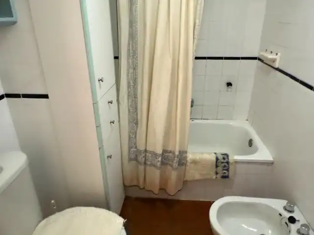 Bany de Pis de lloguer en Puertollano amb Aire condicionat, Calefacció i Terrassa