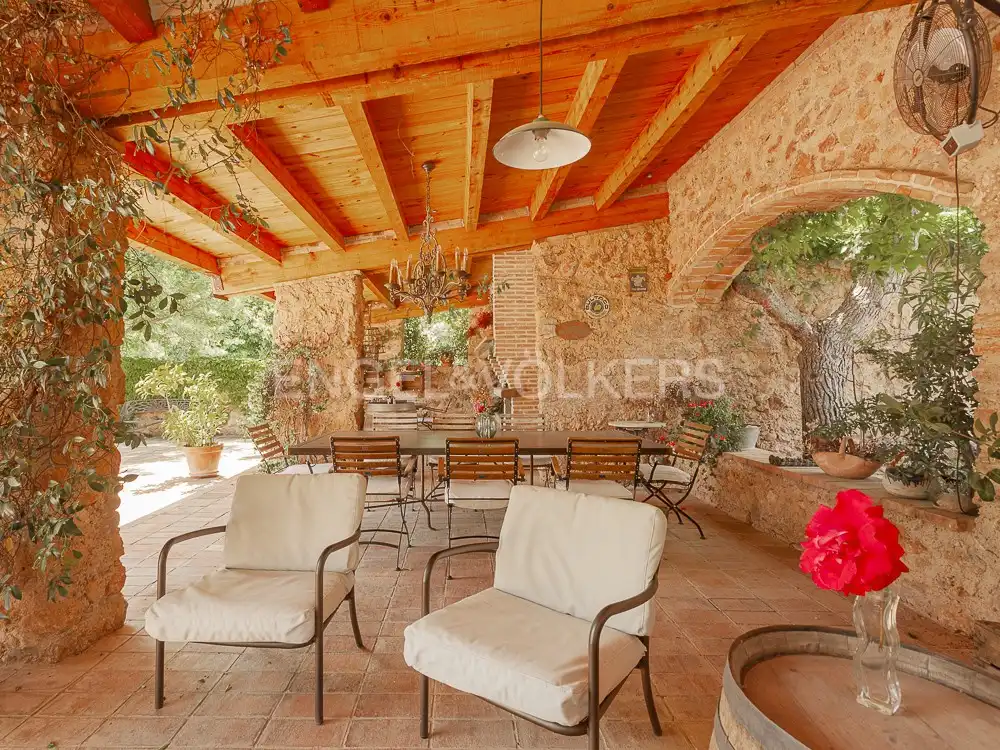 Terrasse von Country house zur Miete in El Bruc mit Klimaanlage, Heizung und Privatgarten