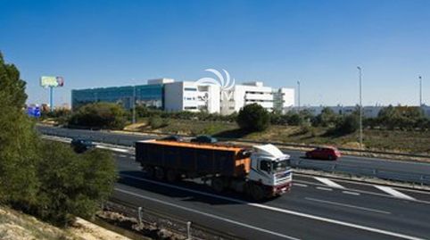 Foto 4 de Oficina en venta en República Argentina, Avenida Juan Diego, Bormujos