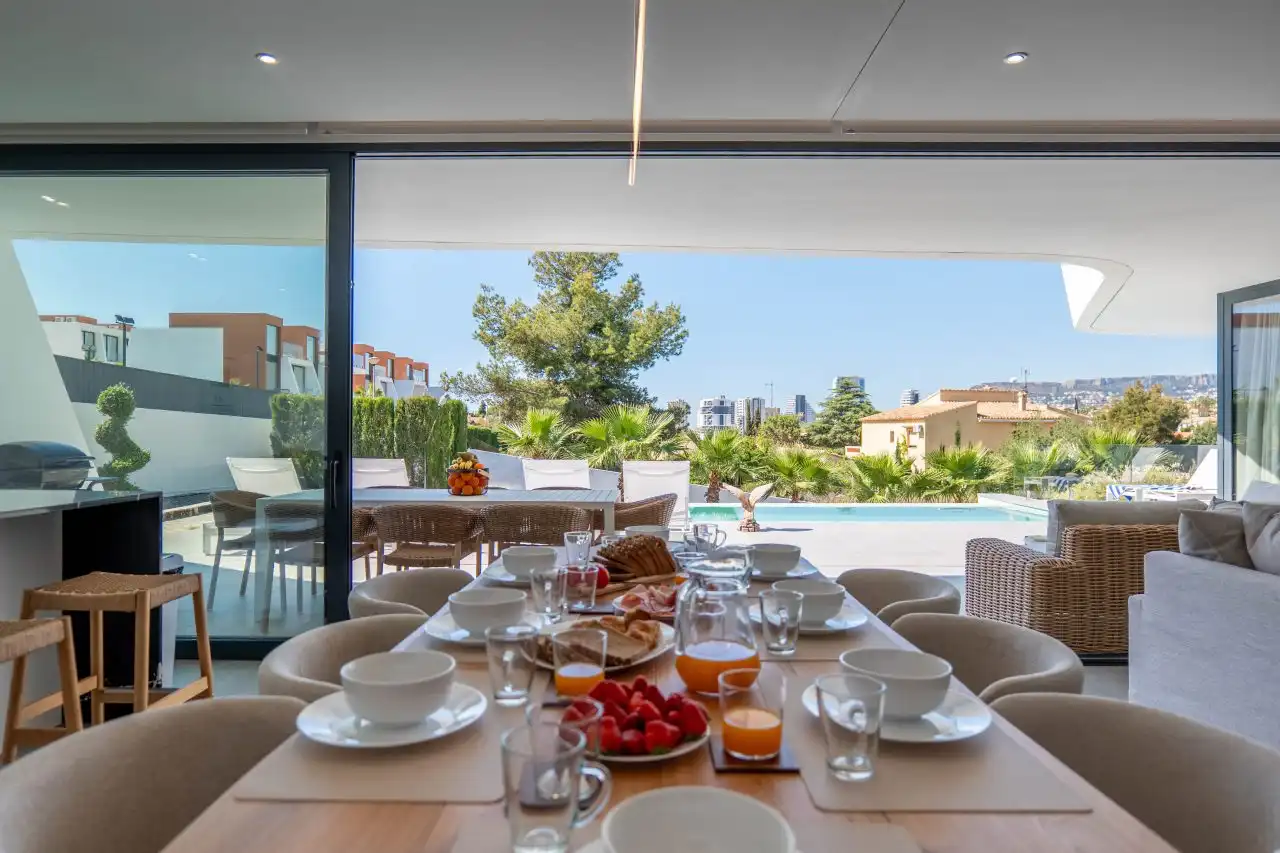 Chalet con terraza en venta en Marisol Park - Ortembach - Los Almendros, imagen 5