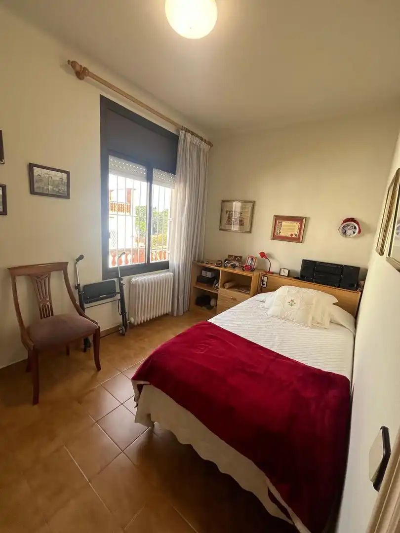 Dormitori de Finca rústica en venda en El Masnou amb Aire condicionat, Calefacció i Jardí privat