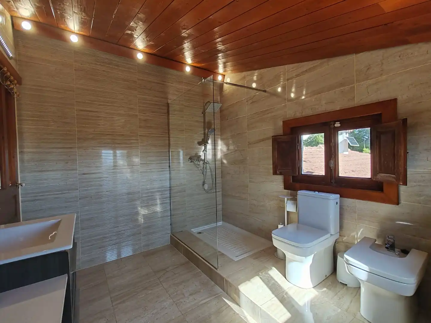 Baño de Casa adosada en venta en Castellón de la Plana / Castelló de la Plana con Calefacción, Jardín privado y Terraza