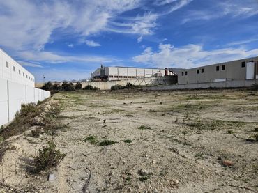 Terreno industriale in vendita a Calle Huesca 7