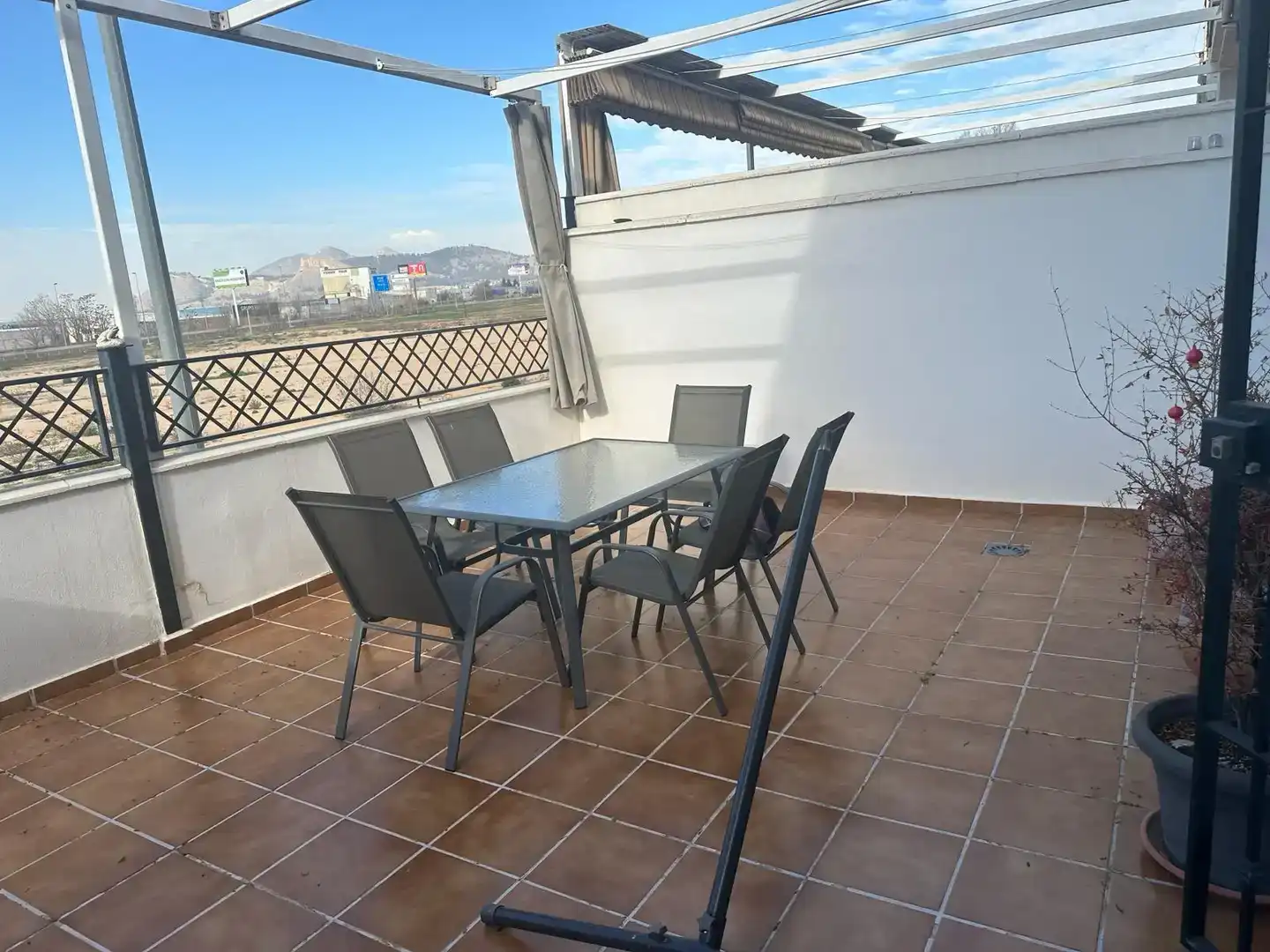 Terrassa de Casa adosada en venda en Peligros amb Aire condicionat i Balcó