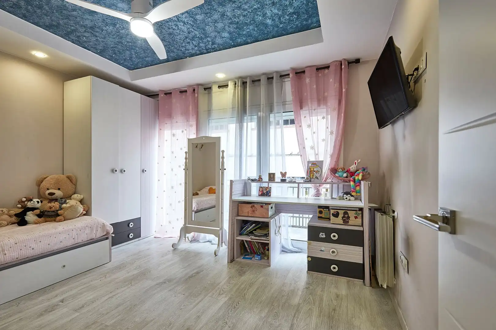 Habitación de Casa adosada en venta en Terrassa con Aire acondicionado, Calefacción y Parquet
