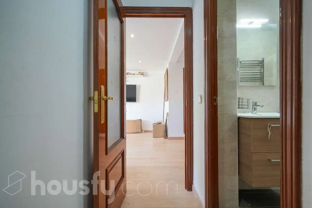Flat for sale in Madrid  with Air Conditioner, Heating and Storage room