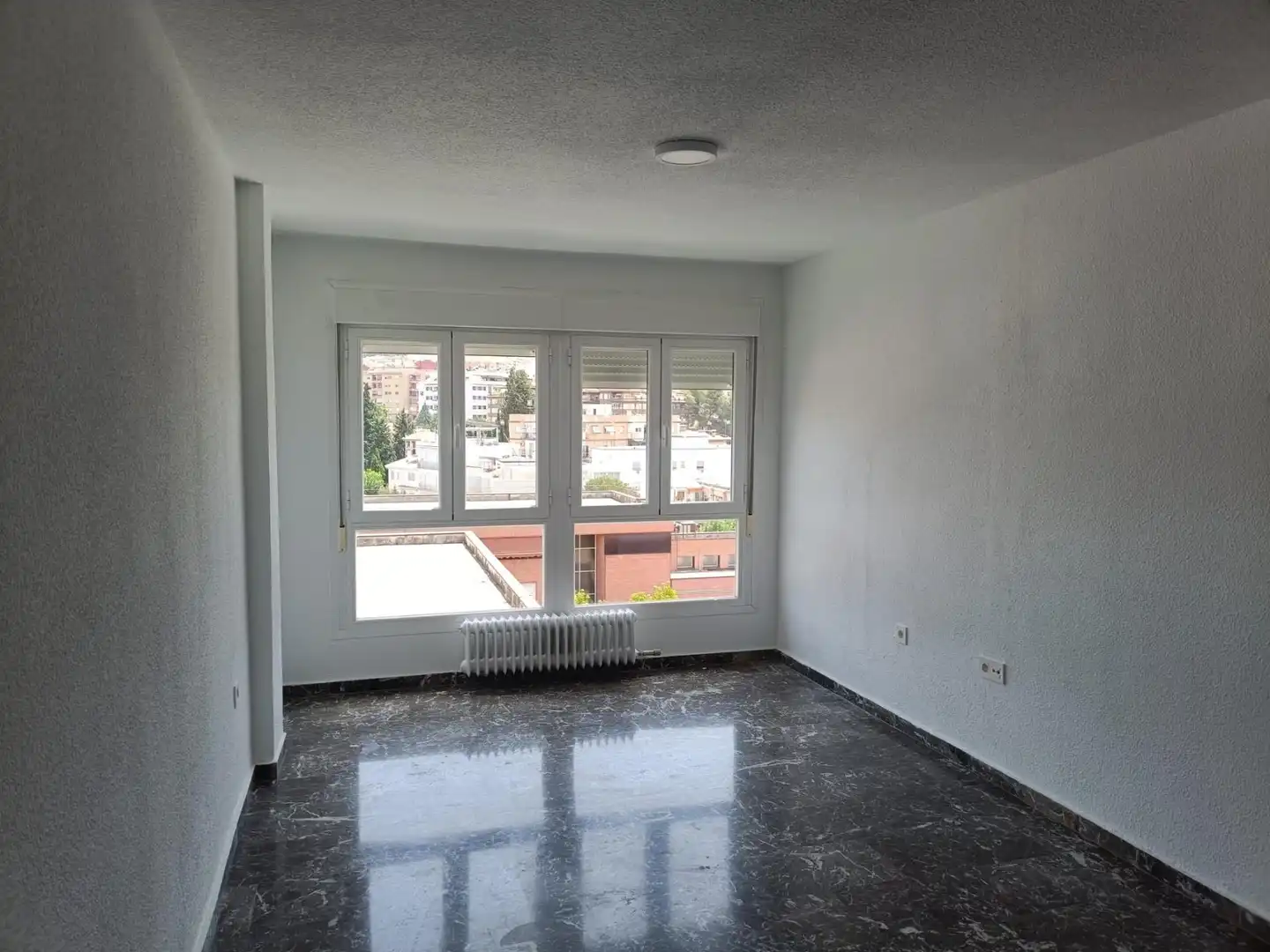 Schlafzimmer von Wohnung zur Miete in Granada mit Heizung, Privatgarten und Terrasse