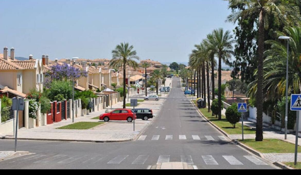 Vista exterior de Casa adosada en venda en  Córdoba Capital amb Aire condicionat, Calefacció i Terrassa