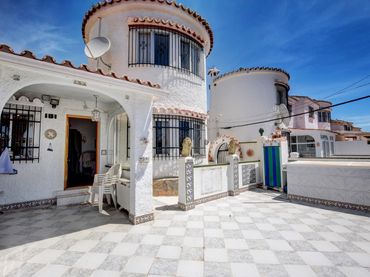 Casa aparellada amb balcó en venda a ILUSION DE LA
