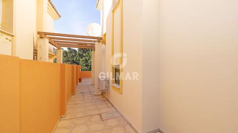 Foto 5 de Casa adosada en venta en Los Pacos, Fuengirola