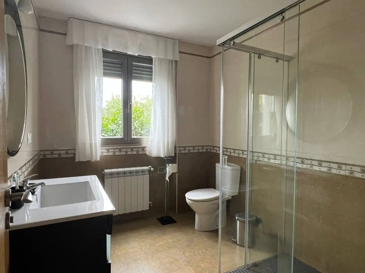 Bathroom of Houses for rent in Padrón  with Heating, Private garden and Storage room