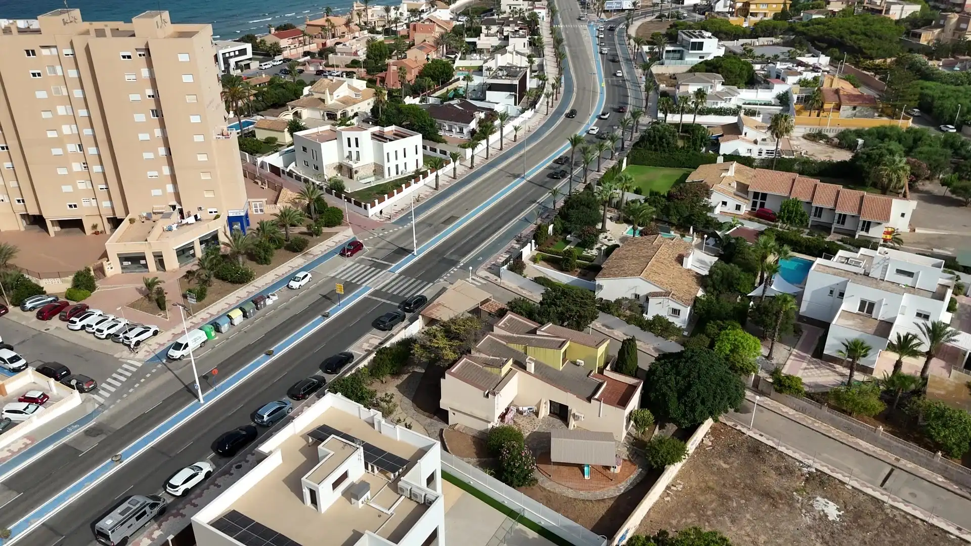 Vista exterior de Casa o xalet en venda en La Manga del Mar Menor amb Aire condicionat, Calefacció i Jardí privat