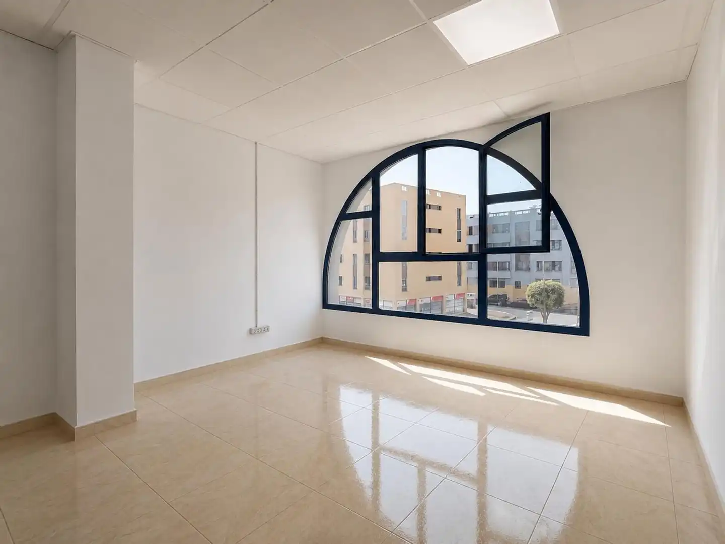 Local comercial en alquiler en del Castillo 17, imagen 5