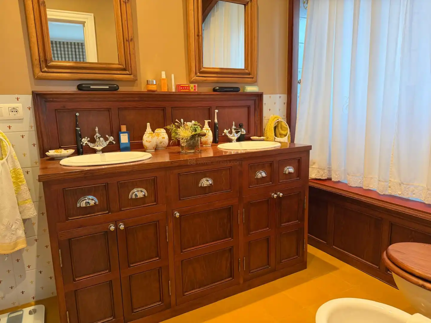 Baño de Casa o chalet en venta en Anguciana con Calefacción, Jardín privado y Parquet